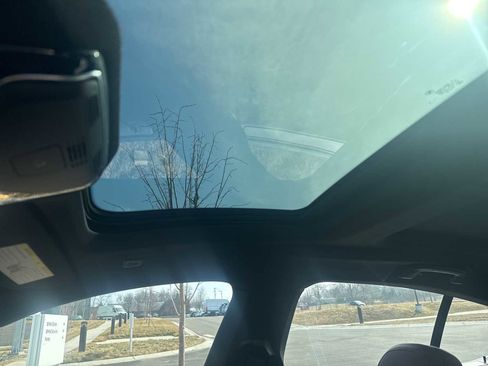 Used 2025 BMW M850i xDrive image 9