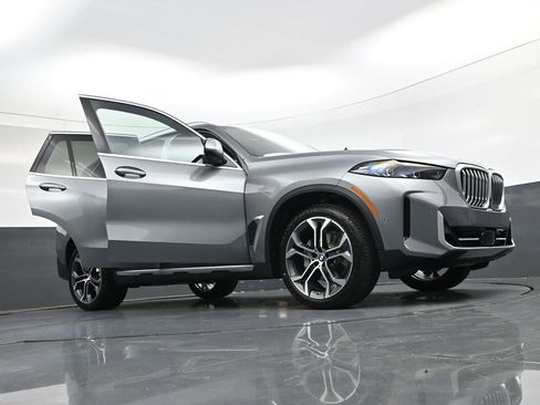 Used 2026 BMW X5 xDrive40i w/ Climate Comfort Package image 37