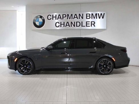 Used 2026 BMW 750e xDrive image 3