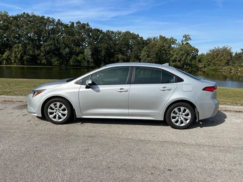Certified 2025 Toyota Corolla LE image 2