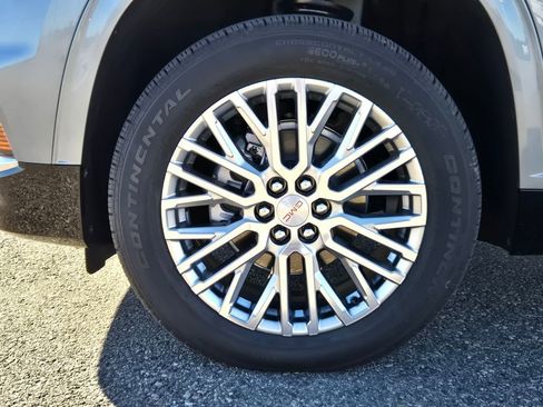 Used 2025 GMC Acadia Denali image 8