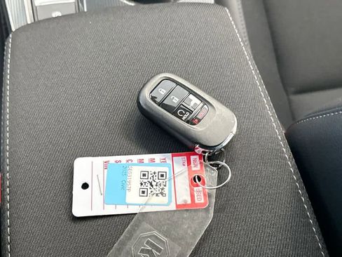 Used 2025 Honda Civic Sport image 36