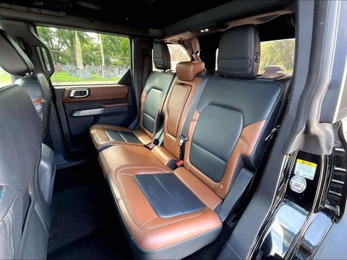 Certified 2023 Ford Bronco Outer Banks w/ Sasquatch Package AWD/4WD image 24