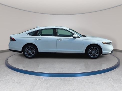 Used 2024 Honda Accord EX image 4