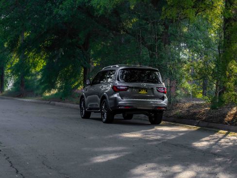 Used 2021 INFINITI QX80 Premium Select w/ All-Season Package RWD image 44