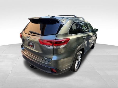 Used 2018 Toyota Highlander XLE AWD/4WD image 5