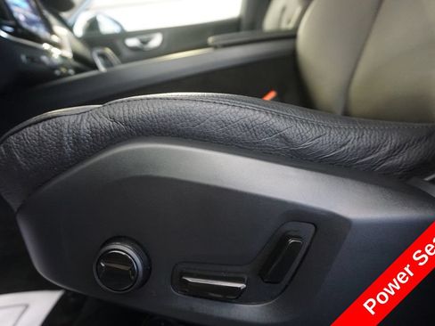 Used 2024 Volvo XC60 B5 Plus AWD/4WD image 7