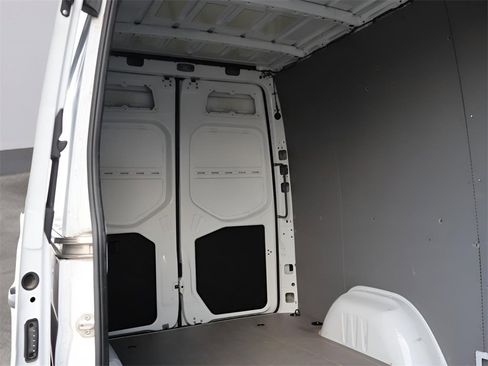 Used 2023 Mercedes-Benz Sprinter 144 Cargo image 15