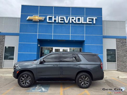 Used 2021 Chevrolet Tahoe Z71 w/ Luxury Package AWD/4WD image 1