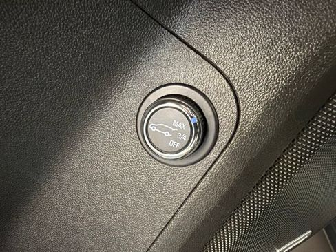 Used 2018 GMC Acadia Denali w/ Technology Package AWD/4WD image 25
