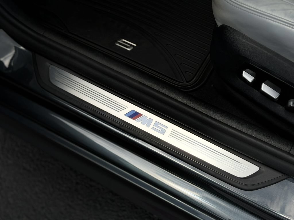 Used 2019 BMW M5 w/ Executive Package AWD/4WD image 38