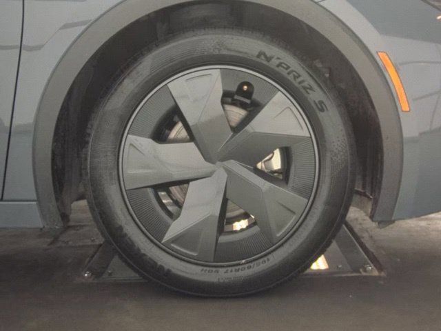 Used 2026 Toyota Prius LE FWD image 20