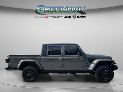 Used 2023 Jeep Gladiator Sport S image 4