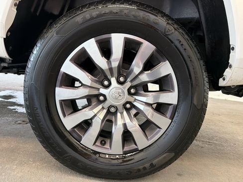 Used 2023 Toyota Tacoma Limited AWD/4WD image 9