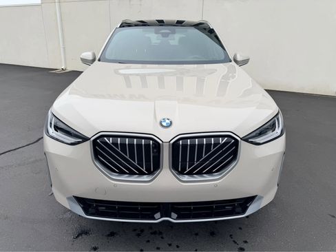 New 2026 BMW X3 xDrive30 w/ Premium Package image 2