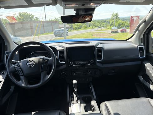Used 2024 Nissan Frontier SL AWD/4WD image 12