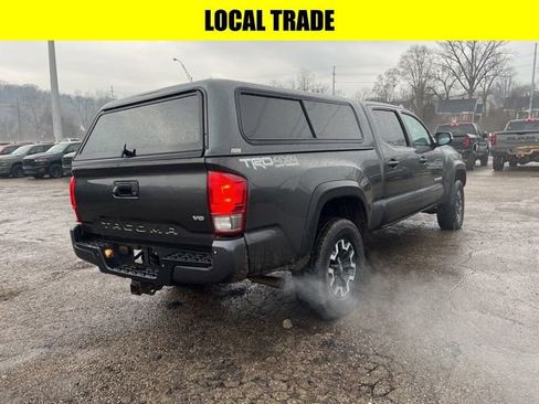 Used 2017 Toyota Tacoma TRD Off-Road w/ Premium & Technology Package AWD/4WD image 3