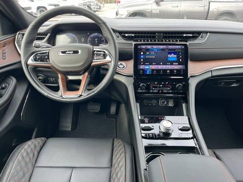 New 2025 Jeep Grand Cherokee Summit w/ Obsidian Package AWD/4WD image 3
