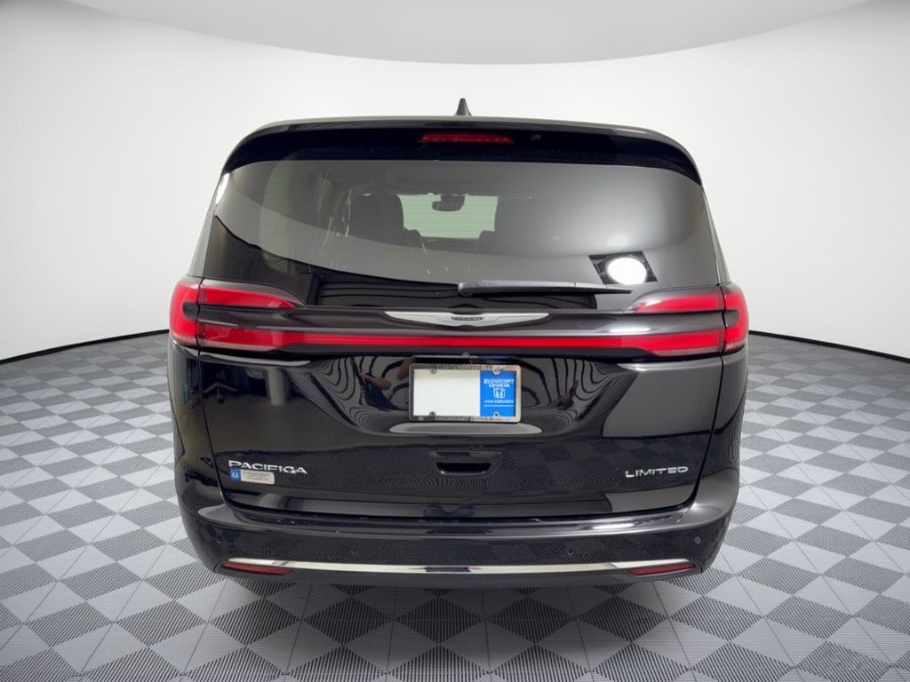 Used 2024 Chrysler Pacifica Limited FWD image 11