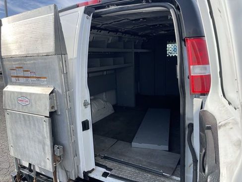 Used 2021 Chevrolet Express 3500 w/ Driver Convenience Package RWD image 10