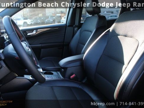 Used 2025 Ford Escape ST-Line image 29