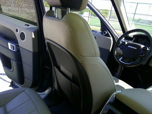 Used 2022 Land Rover Range Rover Sport SE AWD/4WD image 4