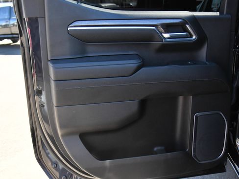 Used 2024 Chevrolet Silverado 1500 LTZ AWD/4WD image 46