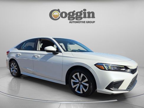 Certified 2022 Honda Civic LX image 6