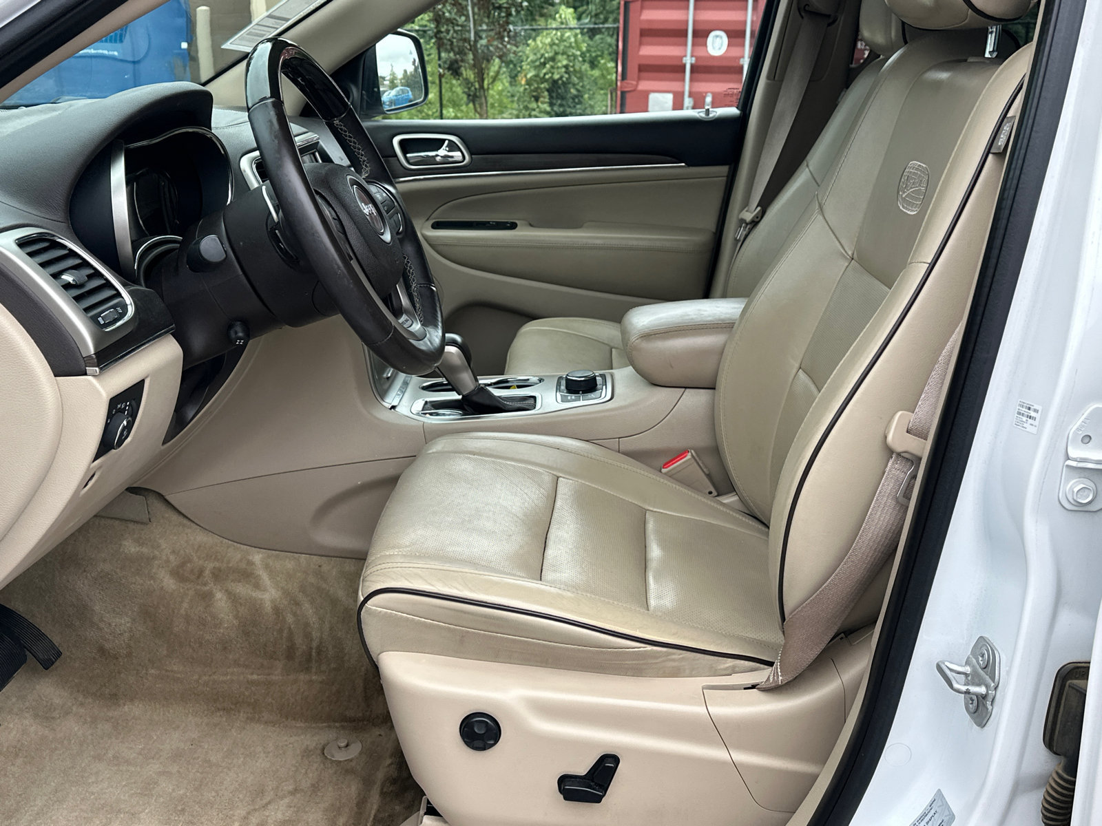 Used 2016 Jeep Grand Cherokee Overland AWD/4WD image 11