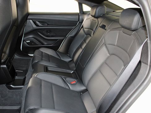 Used 2020 Porsche Taycan Turbo image 38