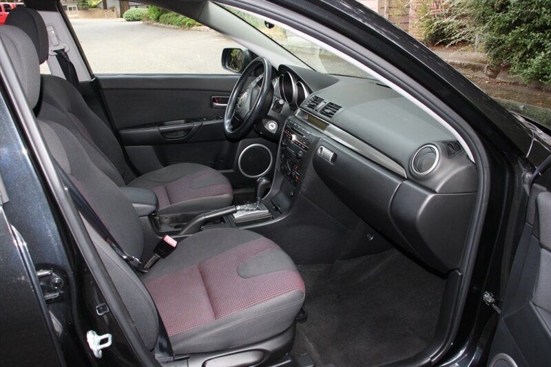 Used 2004 MAZDA MAZDA3 s w/ Moonroof & 6-CD Pkg FWD image 14