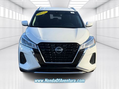 Used 2023 Nissan Kicks SV FWD image 2