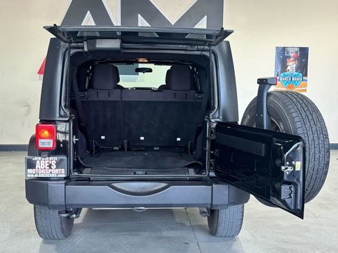 Used 2013 Jeep Wrangler Unlimited Sport image 9