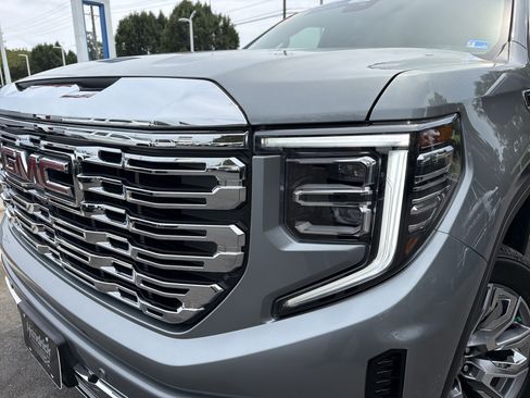 Used 2025 GMC Sierra 1500 Denali w/ Denali Reserve Package AWD/4WD image 6