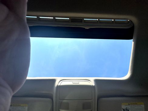 Used 2013 Volkswagen Passat TDI SE image 23