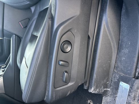 Used 2023 Chevrolet Tahoe Z71 w/ Luxury Package image 19