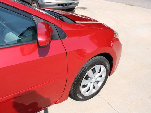 Used 2015 Toyota Corolla LE FWD image 10