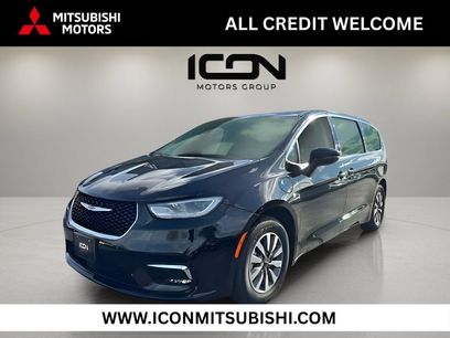 Used 2024 Chrysler Pacifica Limited