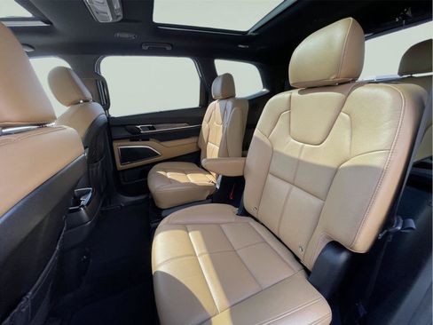 Used 2020 Kia Telluride SX w/ Towing Package FWD image 15