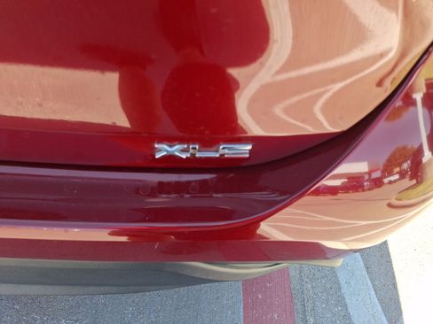 Used 2024 Toyota Highlander LE image 12