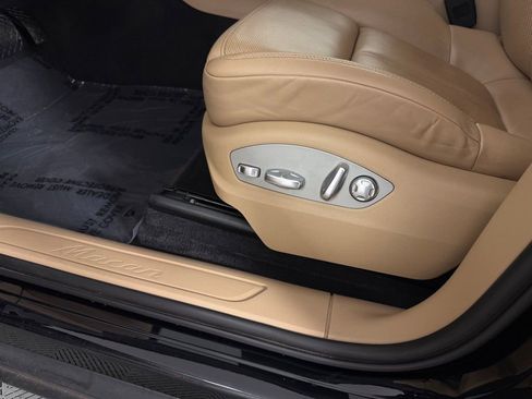 Certified 2023 Porsche Macan image 23