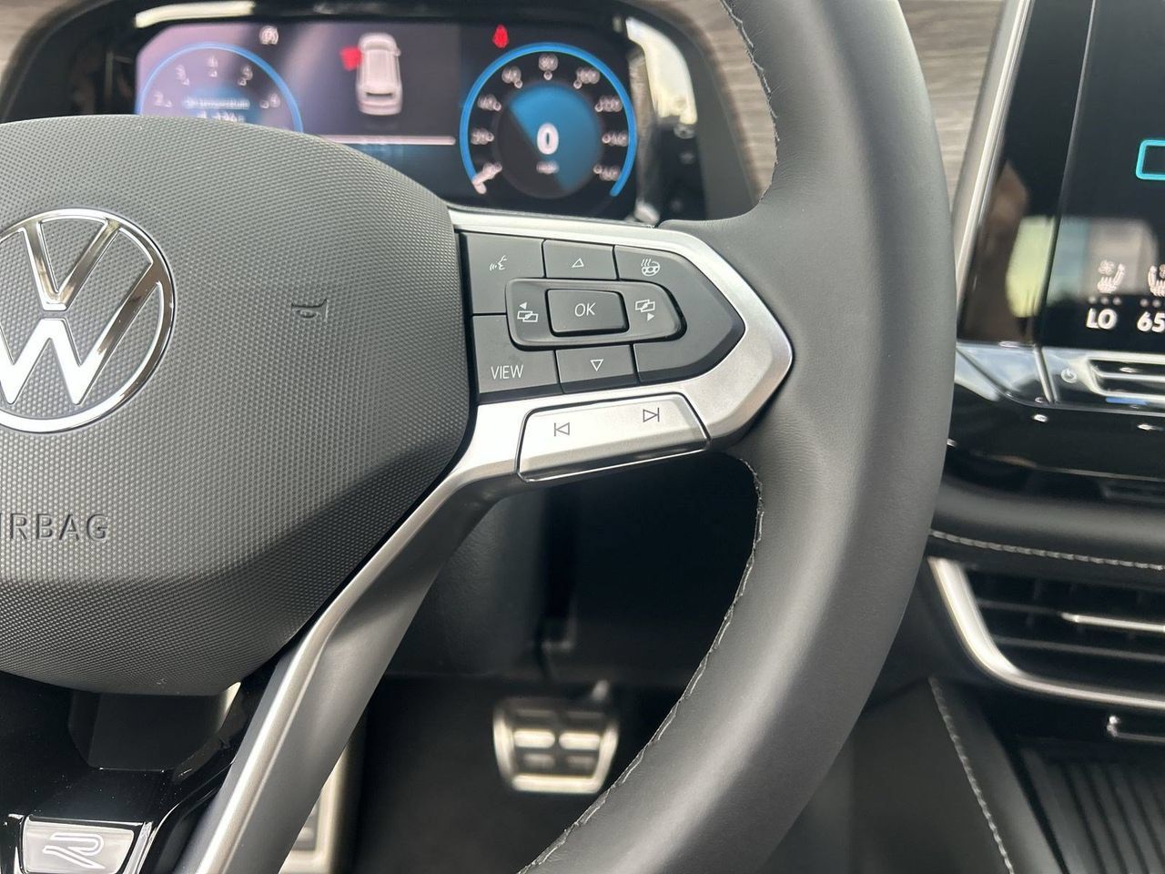 New 2026 Volkswagen Atlas SEL Premium R-Line AWD/4WD image 21