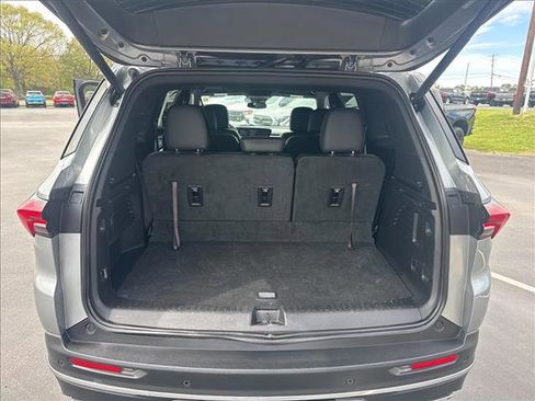 Used 2025 Buick Enclave Preferred image 17