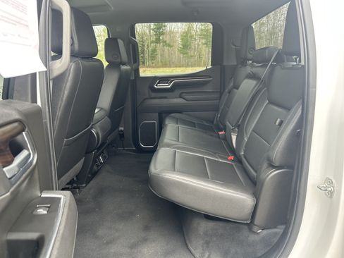 Used 2025 GMC Sierra 1500 SLT AWD/4WD image 16