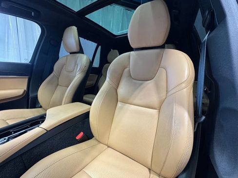Used 2025 Volvo XC90 B6 Ultra w/ Protection Package image 21