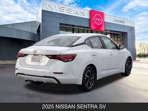 Used 2025 Nissan Sentra SV image 8