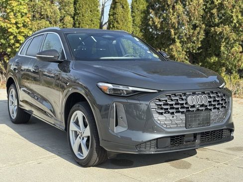 New 2025 Audi Q5 2.0T Premium Plus image 1