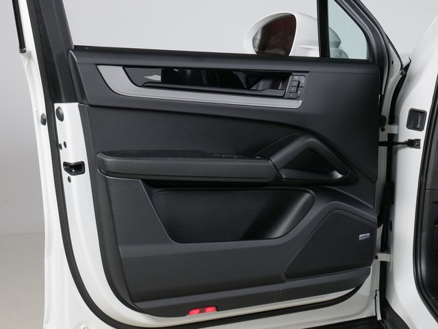 Certified 2026 Porsche Cayenne AWD/4WD image 26