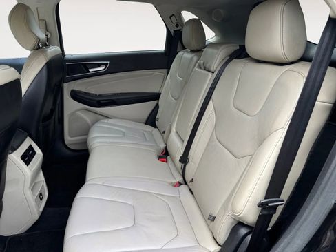 Used 2016 Ford Edge Titanium FWD image 13