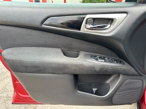 Used 2015 Nissan Pathfinder S FWD image 13